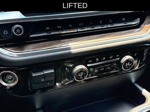 Used 2023 Chevrolet Silverado 1500 LT Trail Boss w/ LT Trail Boss Premium Package AWD/4WD image 26