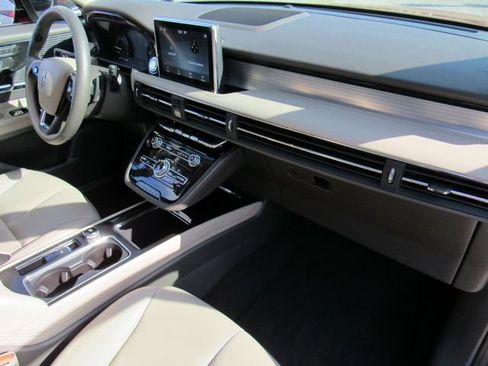 Used 2022 Lincoln Corsair FWD image 10