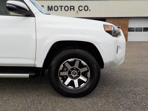 Used 2023 Toyota 4Runner SR5 Premium w/ Moonroof Package AWD/4WD image 9