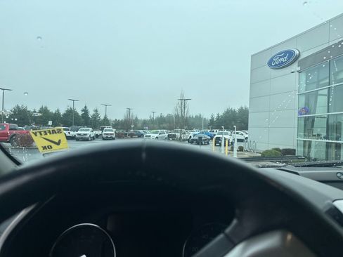 Used 2021 Ford F350 Lariat image 13