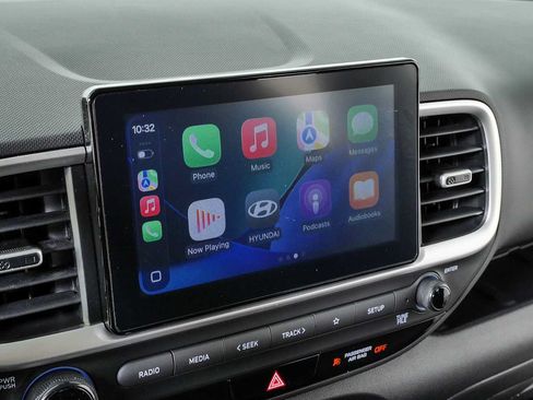 Used 2023 Hyundai Venue SE FWD image 15