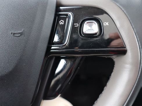 Used 2023 Lincoln Corsair Reserve w/ Equipment Group 202A image 17