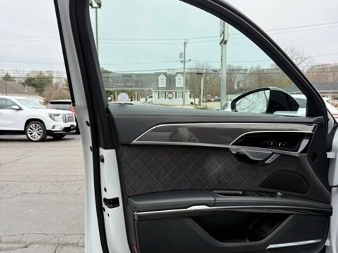 Used 2023 Audi S8 w/ S8 Executive Package image 79