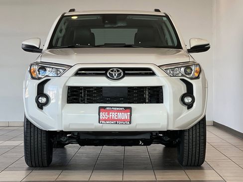 Certified 2024 Toyota 4Runner SR5 Premium image 9