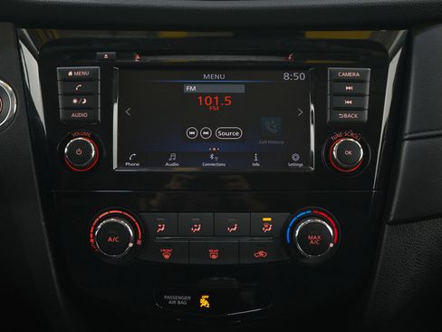 Used 2020 Nissan Rogue S AWD/4WD image 17