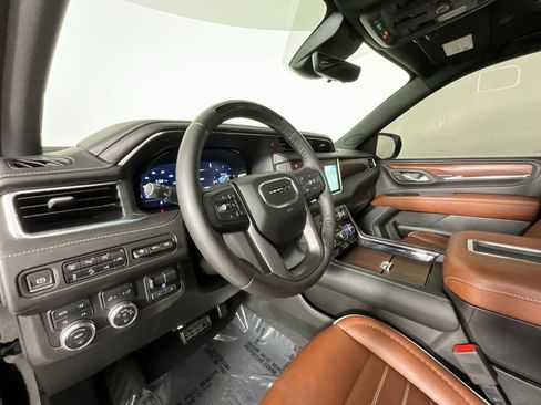Used 2023 GMC Yukon Denali Ultimate image 15