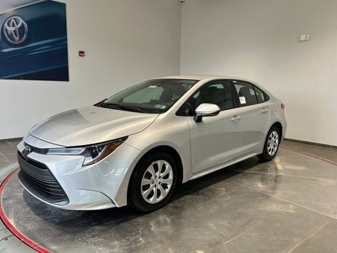 New 2026 Toyota Corolla LE FWD image 2