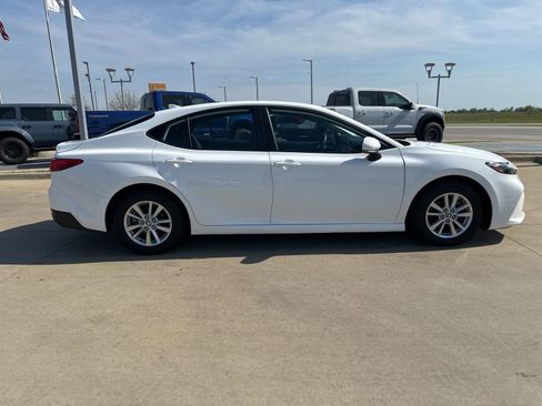 Used 2025 Toyota Camry LE FWD image 7