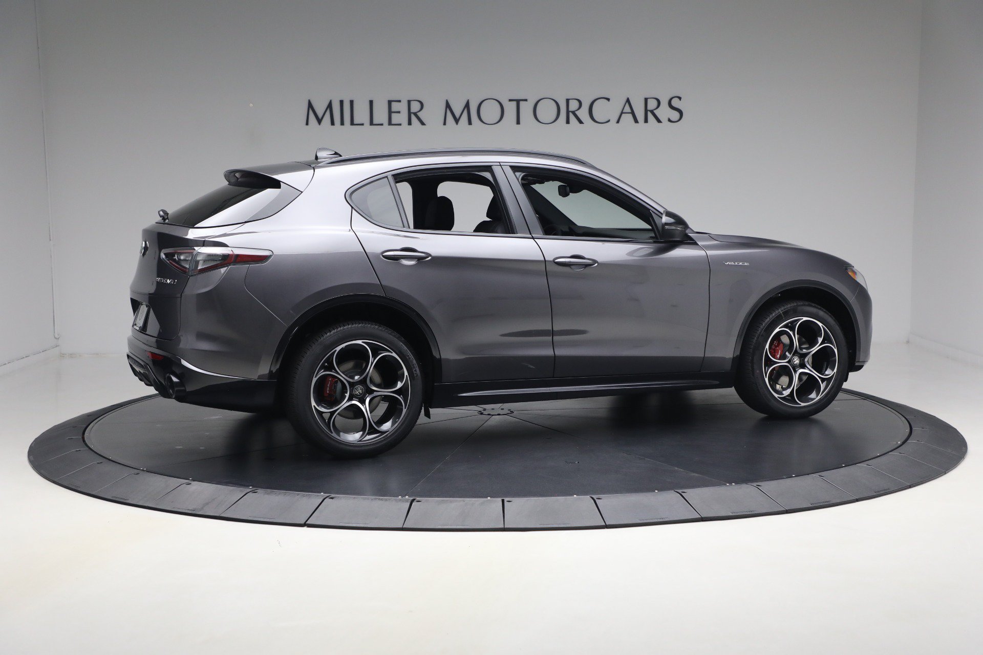 New 2026 Alfa Romeo Stelvio Sprint AWD/4WD image 8