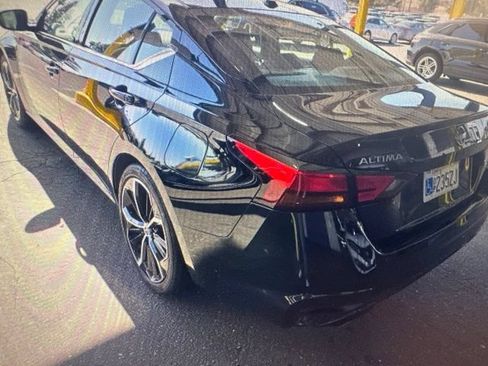 Used 2024 Nissan Altima 2.5 SR FWD image 8