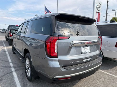 Used 2022 GMC Yukon XL SLT w/ SLT Luxury Package AWD/4WD image 7
