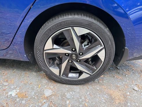 Certified 2023 Hyundai Elantra SEL w/ Convenience Package FWD image 6