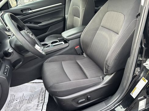 Used 2023 Nissan Altima 2.5 SV image 14