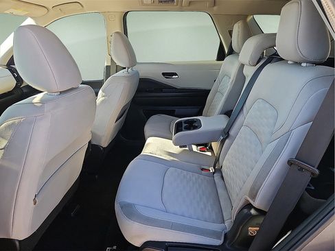 Used 2022 Nissan Pathfinder SV image 13