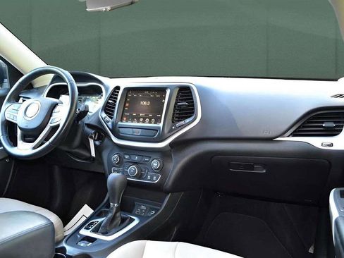 Used 2017 Jeep Cherokee Latitude image 24