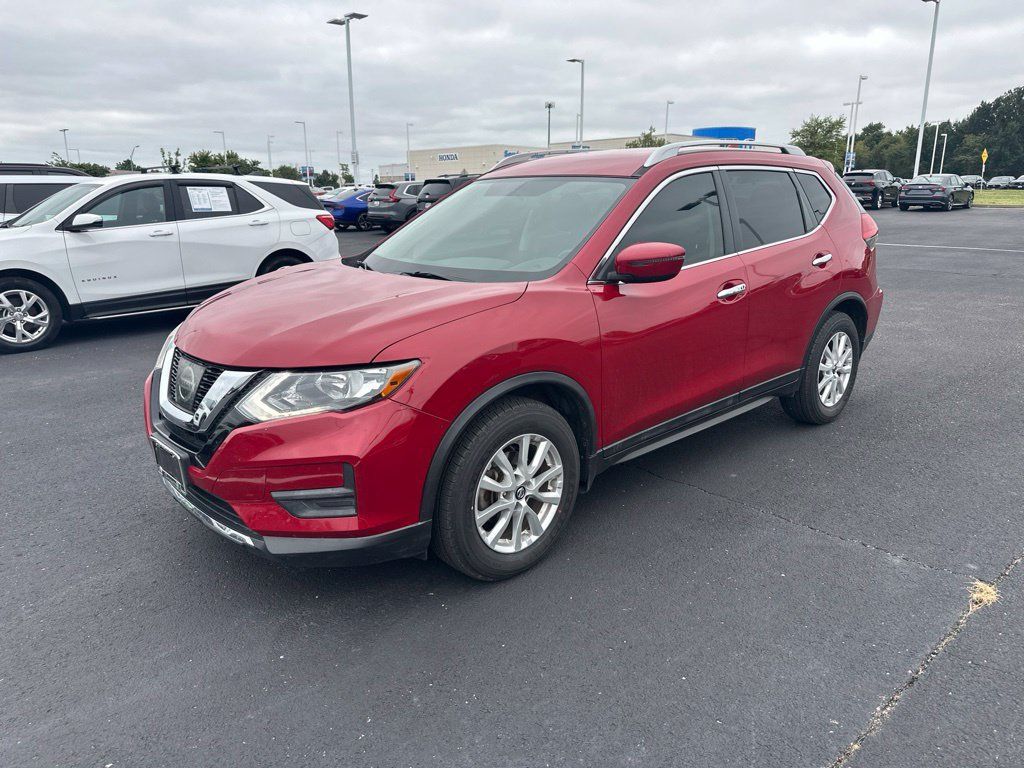 Used 2017 Nissan Rogue SV FWD image 2