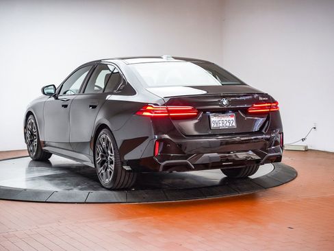 Used 2026 BMW 530i w/ M Sport Package RWD image 7
