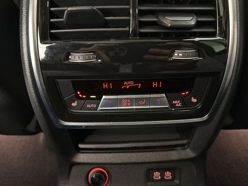 Certified 2025 BMW X7 xDrive40i w/ Executive Package AWD/4WD image 23
