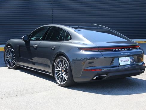 Certified 2025 Porsche Panamera 4 image 3