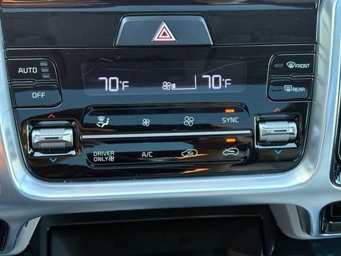 Used 2022 Kia Sorento SX Prestige w/ Panoramic Sunroof Package AWD/4WD image 23