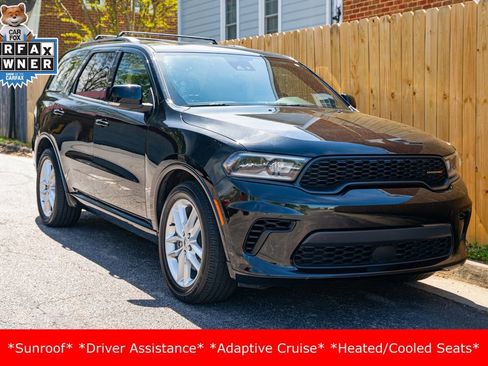 Used 2024 Dodge Durango GT RWD image 3