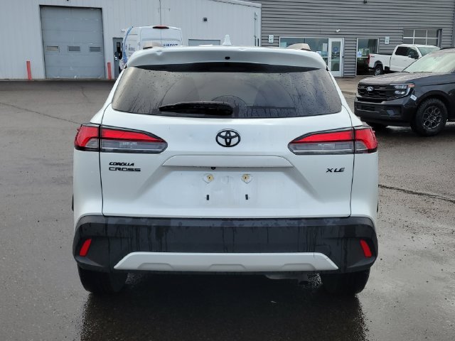 Used 2024 Toyota Corolla Cross XLE w/ Convenience Package FWD image 4