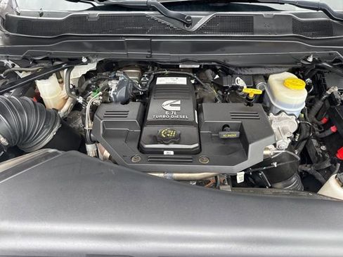 Used 2024 RAM 3500 Limited image 9