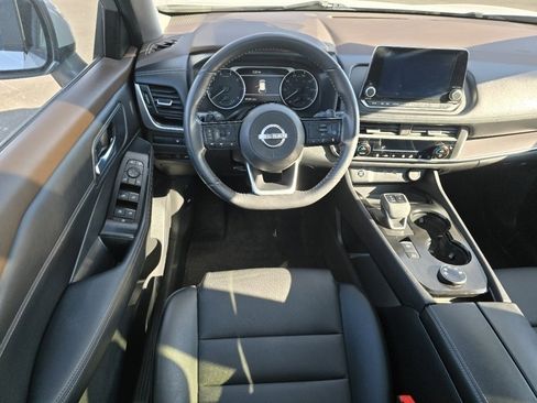 Used 2023 Nissan Rogue SV w/ SV Premium B Package image 21