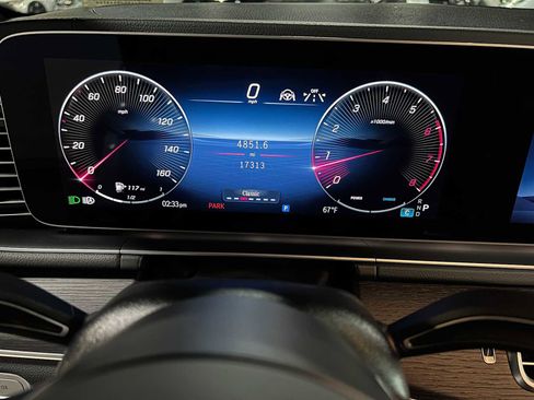 Certified 2025 Mercedes-Benz GLS 450 4MATIC image 31