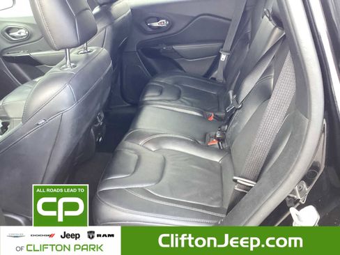 Certified 2023 Jeep Cherokee Altitude Lux image 9