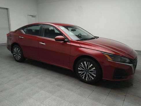 Used 2023 Nissan Altima 2.5 SV AWD/4WD image 11