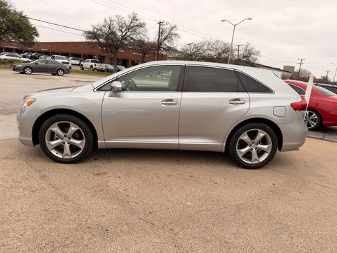 Used 2015 Toyota Venza XLE w/ XLE Premium Package image 2