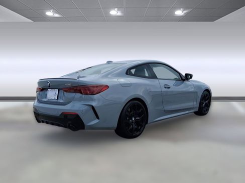 Used 2026 BMW 430i Coupe w/ M Sport Package image 9
