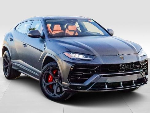 Used 2022 Lamborghini Urus image 2