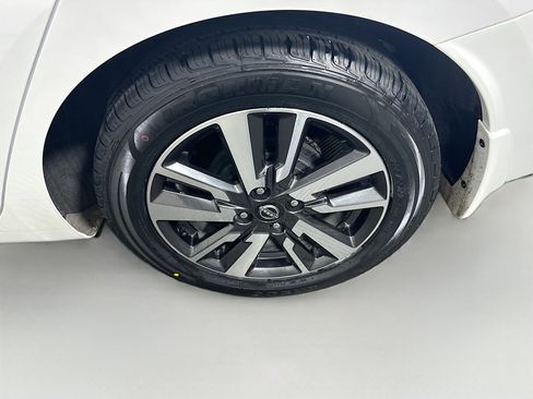 Used 2024 Nissan Versa S w/ S Plus Package image 11