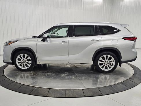 Used 2021 Toyota Highlander Limited image 2