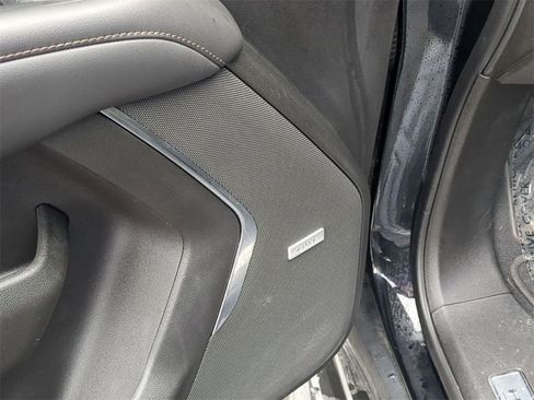 Used 2023 Chevrolet Suburban High Country image 12