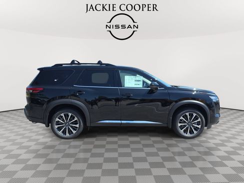 New 2026 Nissan Pathfinder Platinum FWD image 4