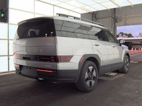Used 2025 Hyundai Santa Fe SEL AWD/4WD image 4