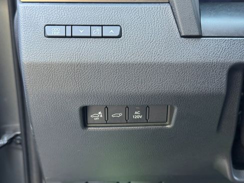 Used 2024 Lexus GX 550 AWD/4WD image 18