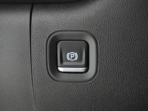 Used 2025 Chevrolet Silverado 1500 Custom image 17