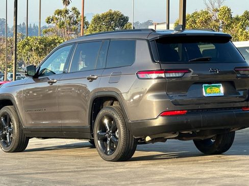 Used 2021 Jeep Grand Cherokee L Laredo image 7