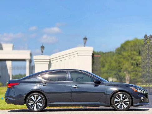Used 2019 Nissan Altima 2.5 SL FWD image 6
