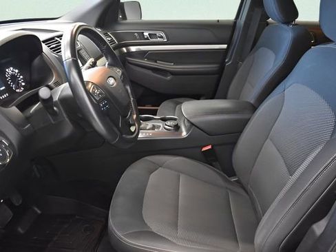 Used 2018 Ford Explorer XLT AWD/4WD image 21