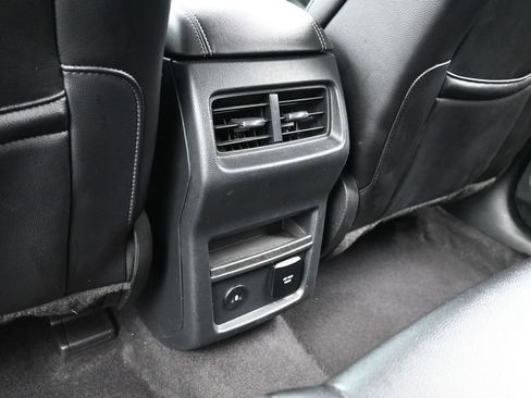 Used 2022 Ford Edge Titanium image 34