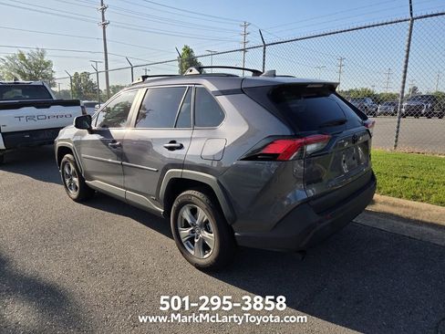 Used 2025 Toyota RAV4 XLE AWD/4WD image 9