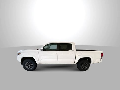 Used 2023 Toyota Tacoma SR5 w/ Technology Package AWD/4WD image 5