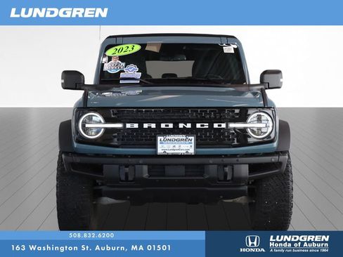 Used 2023 Ford Bronco Wildtrak image 2