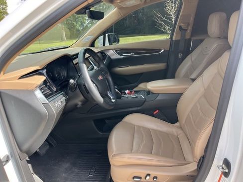 Used 2024 Cadillac XT6 Premium Luxury w/ Platinum Package image 17