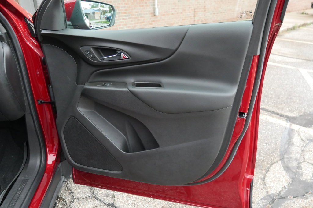 Used 2024 Chevrolet Equinox LT FWD image 11